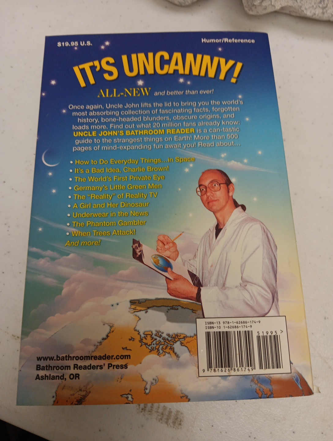 BATHROOM READER 27 EDITION BY UNCLE JOHN’S 542 PAGES OF FANCINATING FACTS