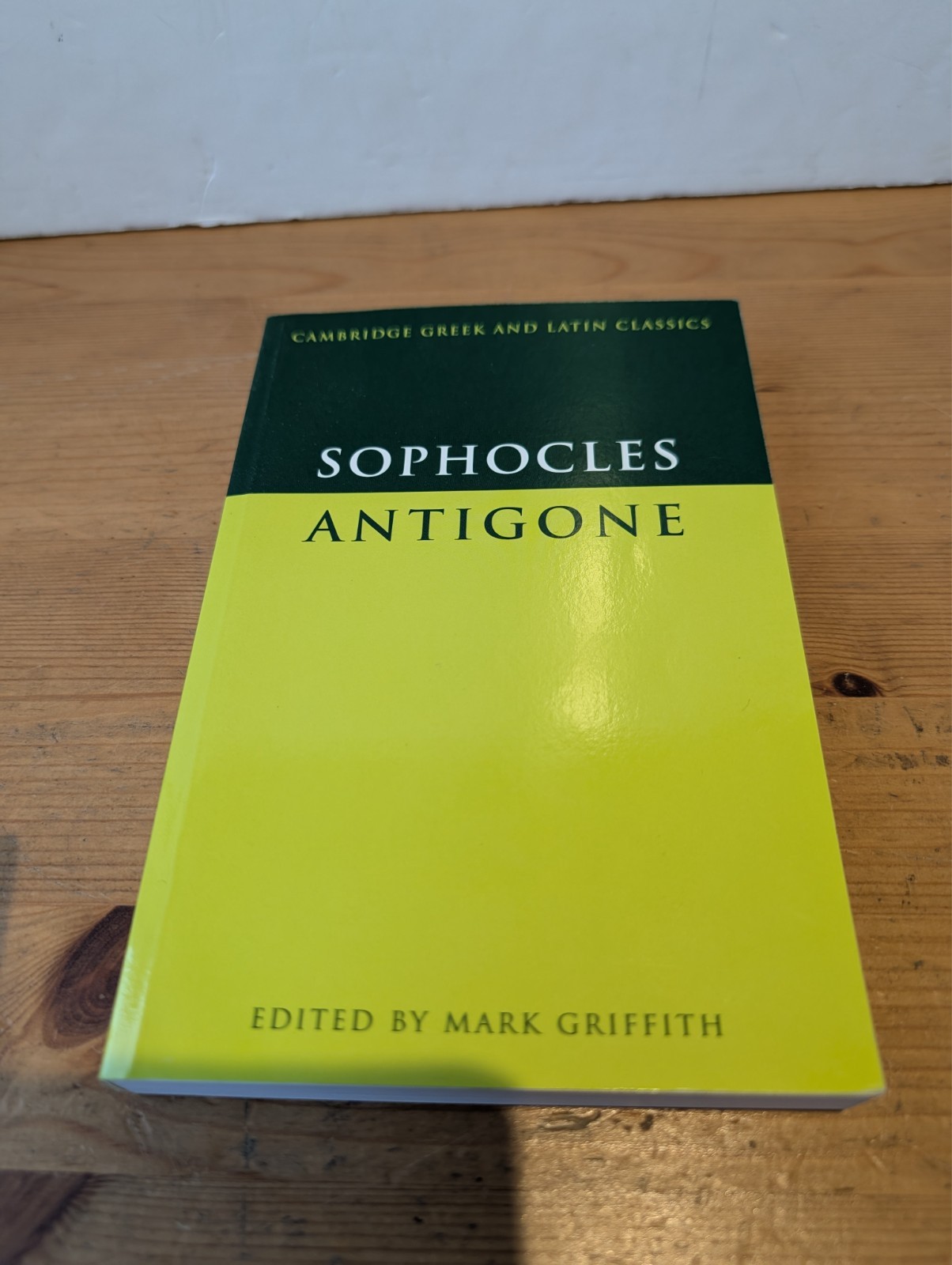 Cambridge Greek and Latin Classics : Antigone by Sophocles – 9th Edition 2011