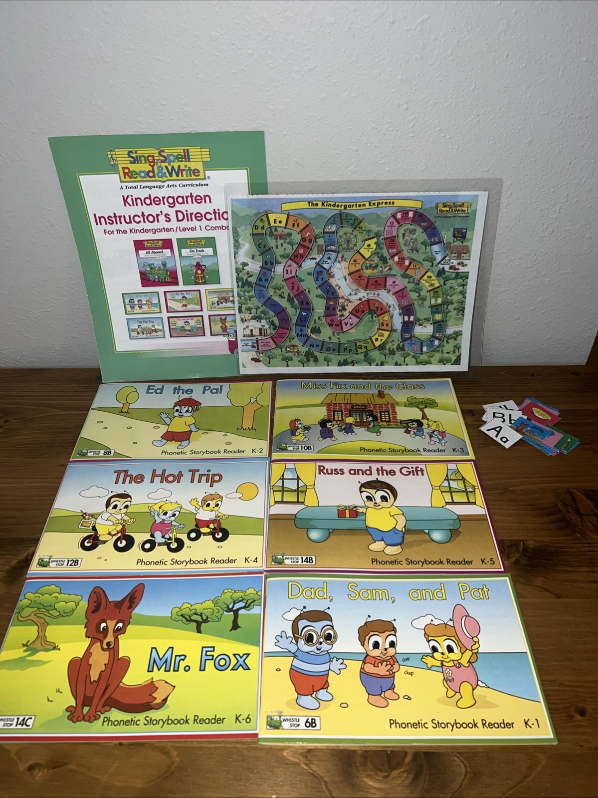 Sing Spell Read & Write Kindergarten Directions, Readers K1-K6 & Game