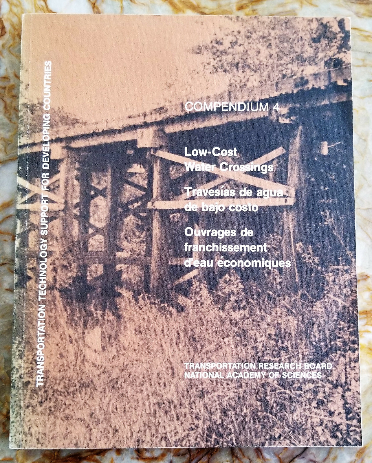 LOW-COST WATER CROSSINGS – Compendium 4 Transportation Engineering 175 pages
