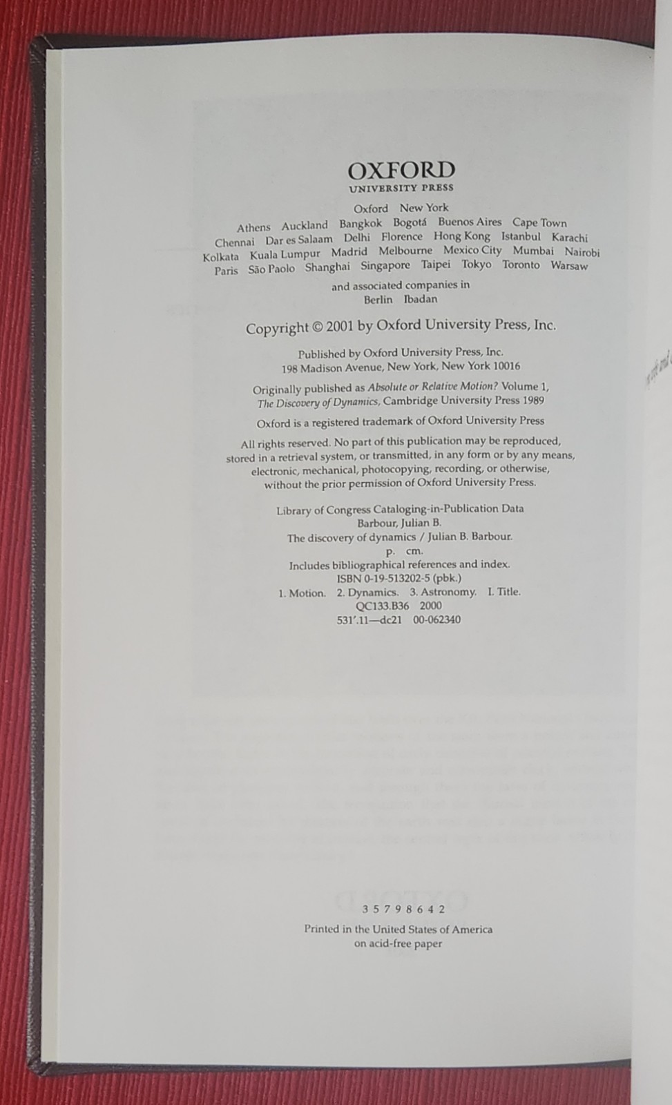 The Discovery of Dynamics : A Study from a Machian Point of View hc