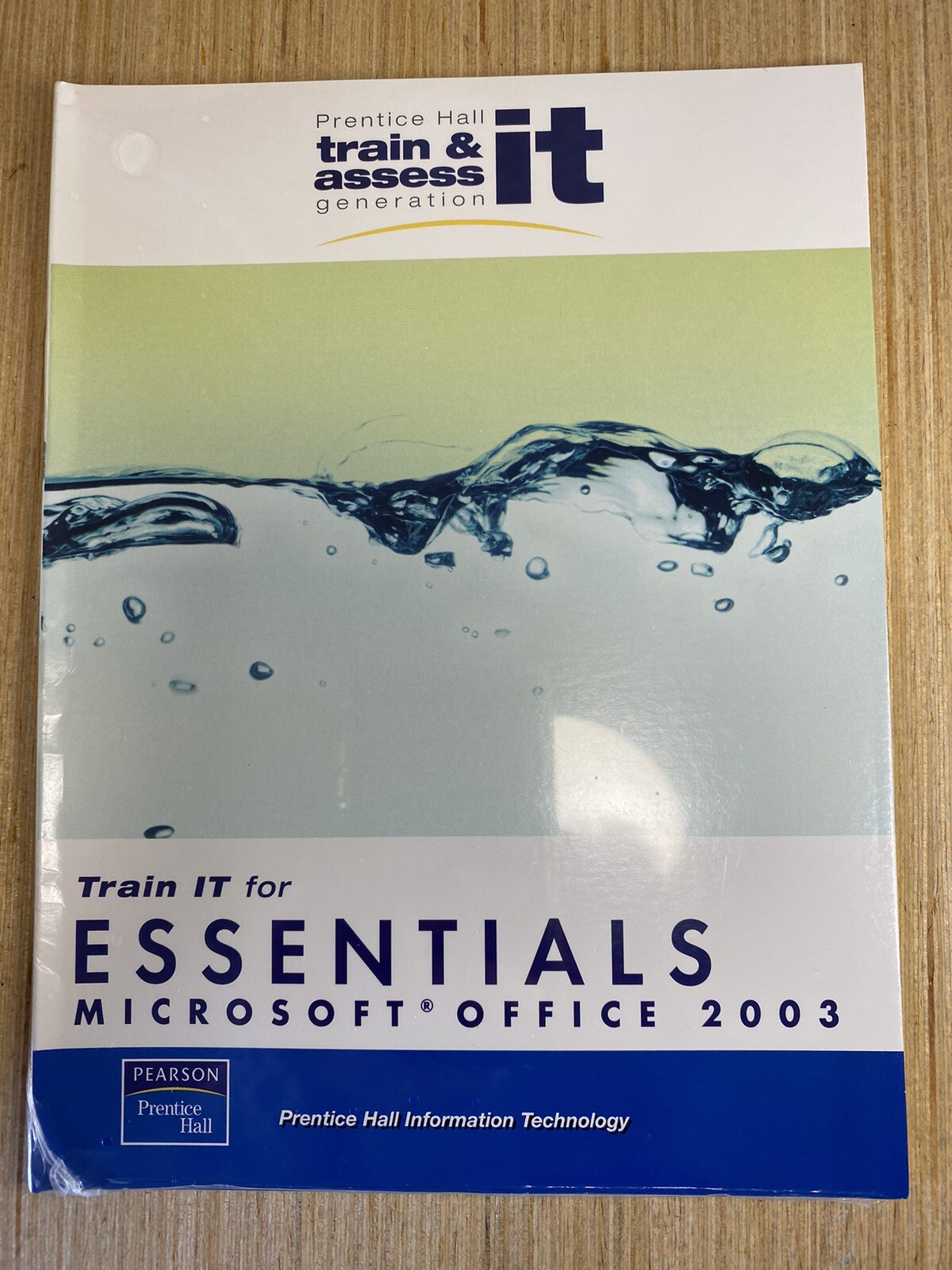 TECHNOLOGY IN ACTION Introductory + CD-ROM / Train & Assess IT / Student Access.